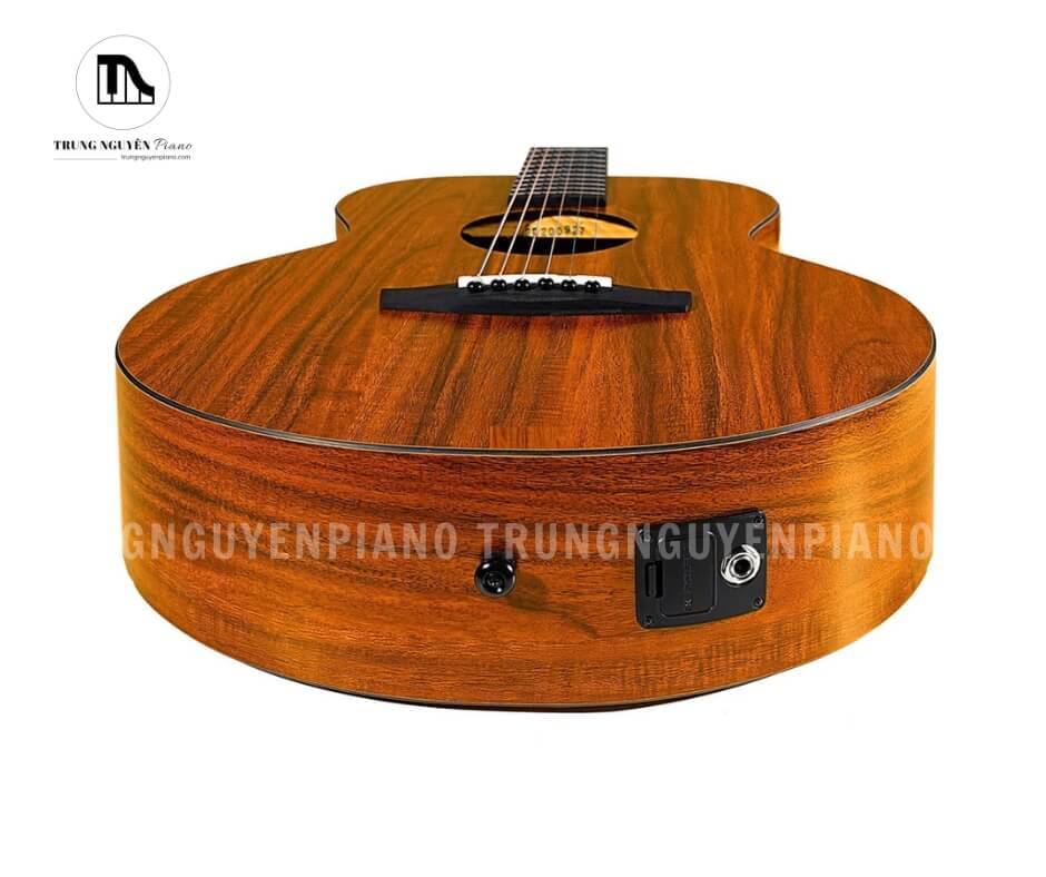 GUITAR ACOUSTIC ENYA EM-X1 6 GUITAR ACOUSTIC ENYA EM-X1 phủ lớp sơn mờ kết hợp với màu tối của lưng và hông