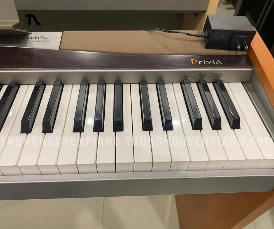 Piano Điện Casio PX100 3 Piano Điện Casio PX100 có độ nhạy cảm ứng cho âm thanh piano tuyệt đẹp