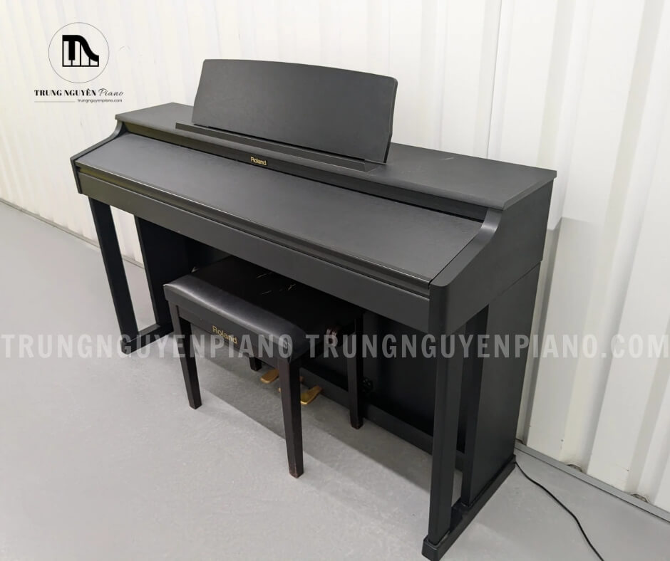 Piano Điện Roland HP203 4 Piano điện Roland HP203 mang âm thanh của cây đại dương cầm