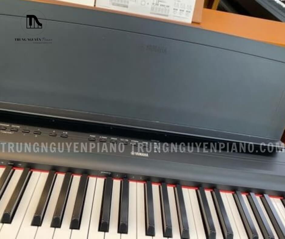 Piano Điện Yamaha P125 4 Yamaha P125 mang lại cảm giác dễ chịu cho bàn tay với những phím nhẹ