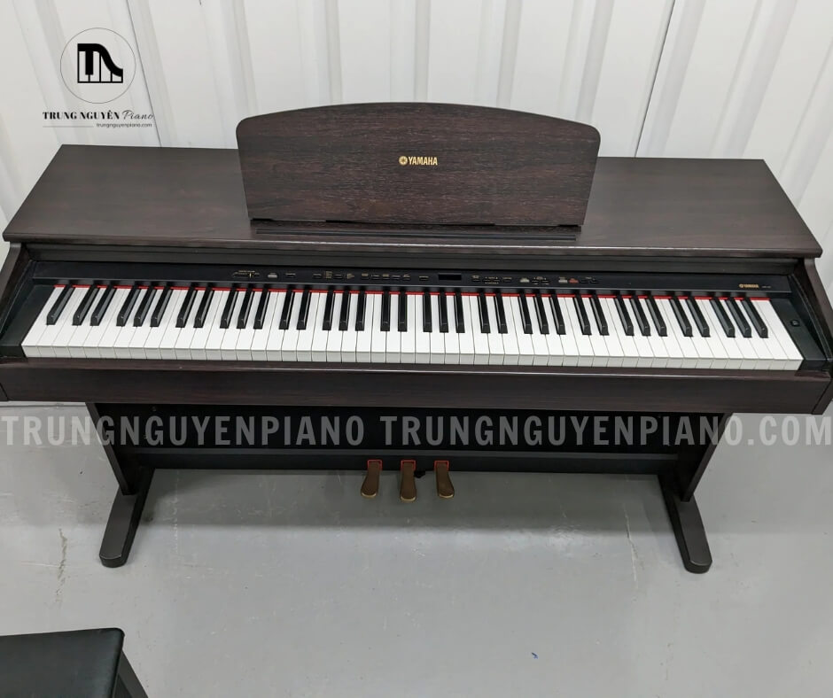 Piano Điện Yamaha YDP121 6 Piano Điện Yamaha YDP121 rất sang trọng khi trang trí nội thất phòng khách, phòng học và phòng họp, phòng trà