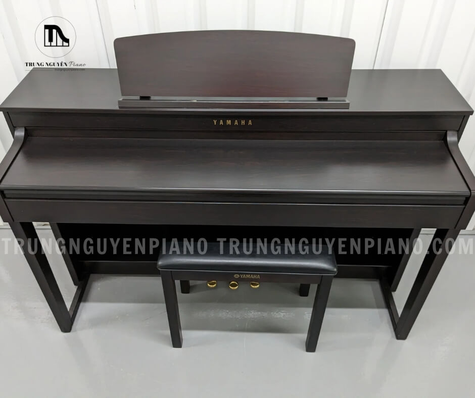 Piano Điện Yamaha CLP440 R có màu đen nhám sang trọng
