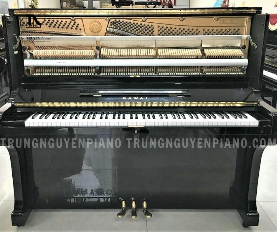 Đàn Piano Kawai BL61 với chiều cao 130cm, là kích thước tiêu chuẩn của đàn piano upright