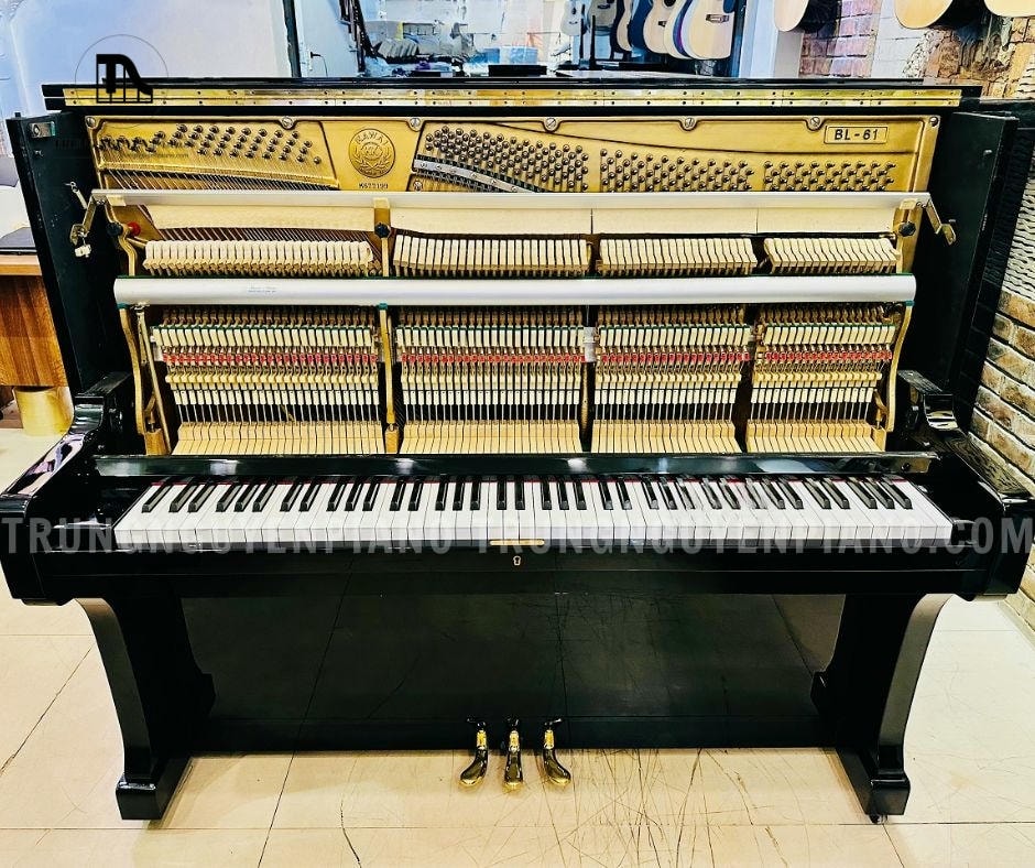 Đàn Piano Kawai BL61 3 Đàn Piano Kawai BL61 có chất lượng âm thanh trầm ấm, phong cách cổ điển