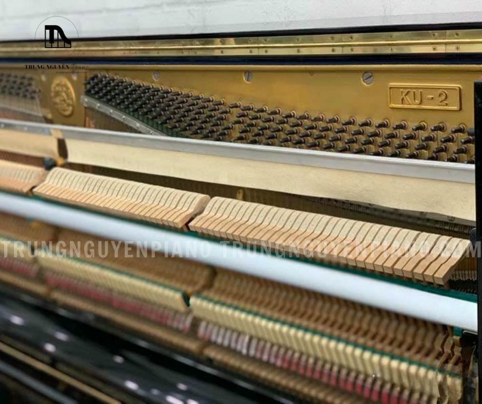 Đàn Piano Kawai KU2 13 Đàn Piano Kawai KU2 nổi tiếng với chất âm trầm ấm, giai điệu ấm áp