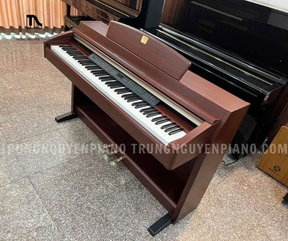 Đàn Piano Yamaha CLP 240 M - Trung Nguyên Piano