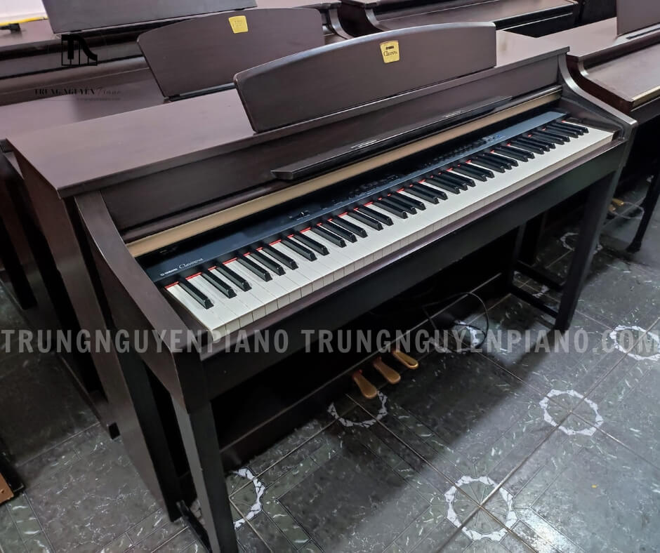Đàn Piano Yamaha CLP370 4 Hệ thống Tri-Amp cho âm thanh tốt hơn trong tất cả các dải số