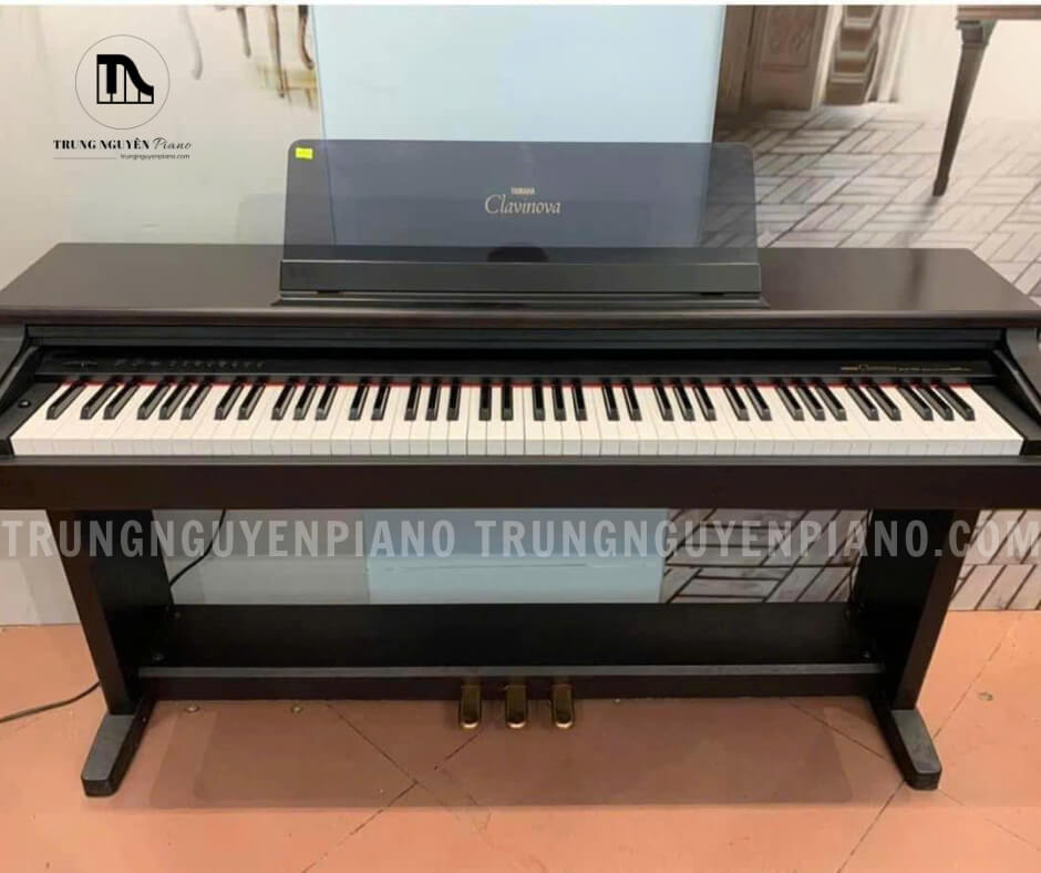 Đàn Piano Yamaha CLP122 sở hữu kiểu dáng sang trọng, bắt mắt