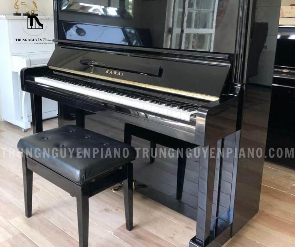 Đàn Piano Kawai BL31 4 Đàn Piano Kawai BL31 có màu đen bóng sang trọng