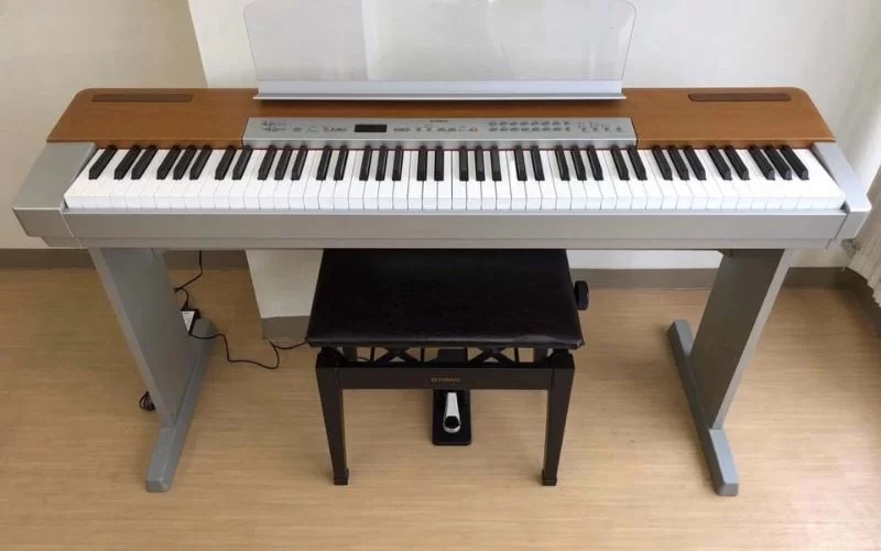 Yamaha P120