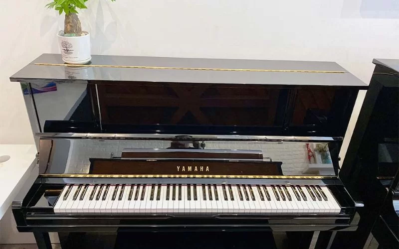 Đàn Piano Yamaha Ux10BL được đánh giá cao vì được các nghệ sĩ chuyên nghiệp sử dụng