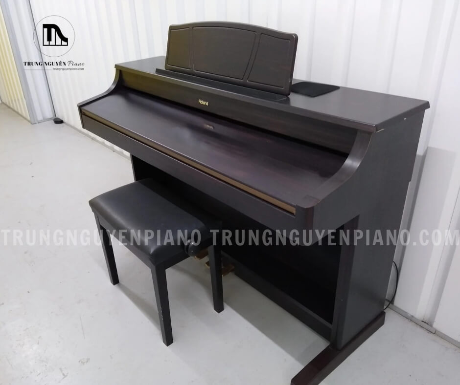 Đàn Piano Điện Roland HP107 3 Đàn piano điện Roland HP107 có thiết kế sang trọng và hiện đại