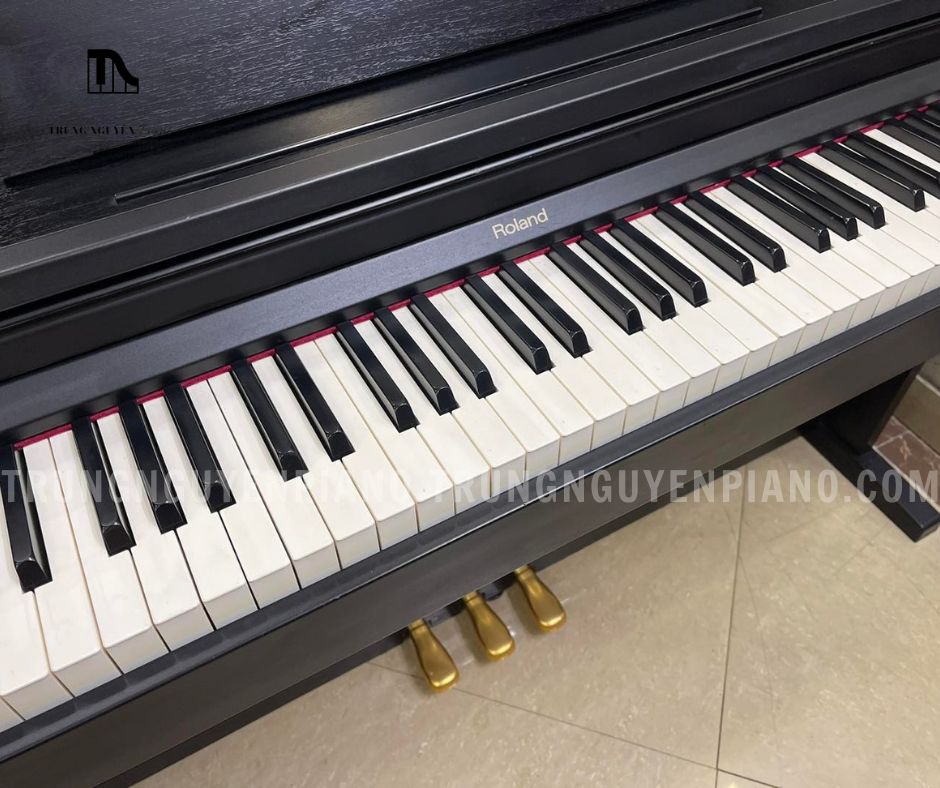 Đàn Piano Điện Roland HP147 4 Đàn Piano Điện Roland HP147 được nâng cấp về hệ thống xử lí âm thanh cũng như công nghệ phím điểm chạm