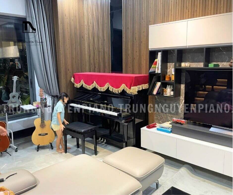 Mẫu đàn Đàn Piano Yamaha U3F làm tăng thêm tính thẩm mỹ cho không gian phòng khách