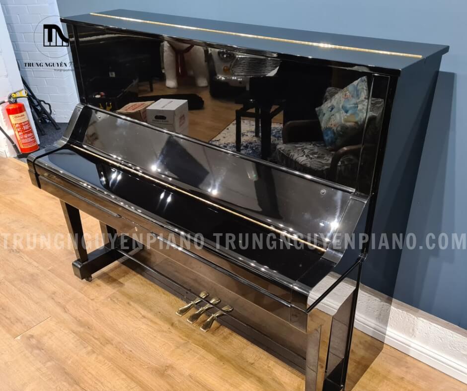 Đàn Piano Yamaha UX 7 Thiết kế sang trọng với màu sơn bóng bẩy của Đàn Piano Yamaha UX