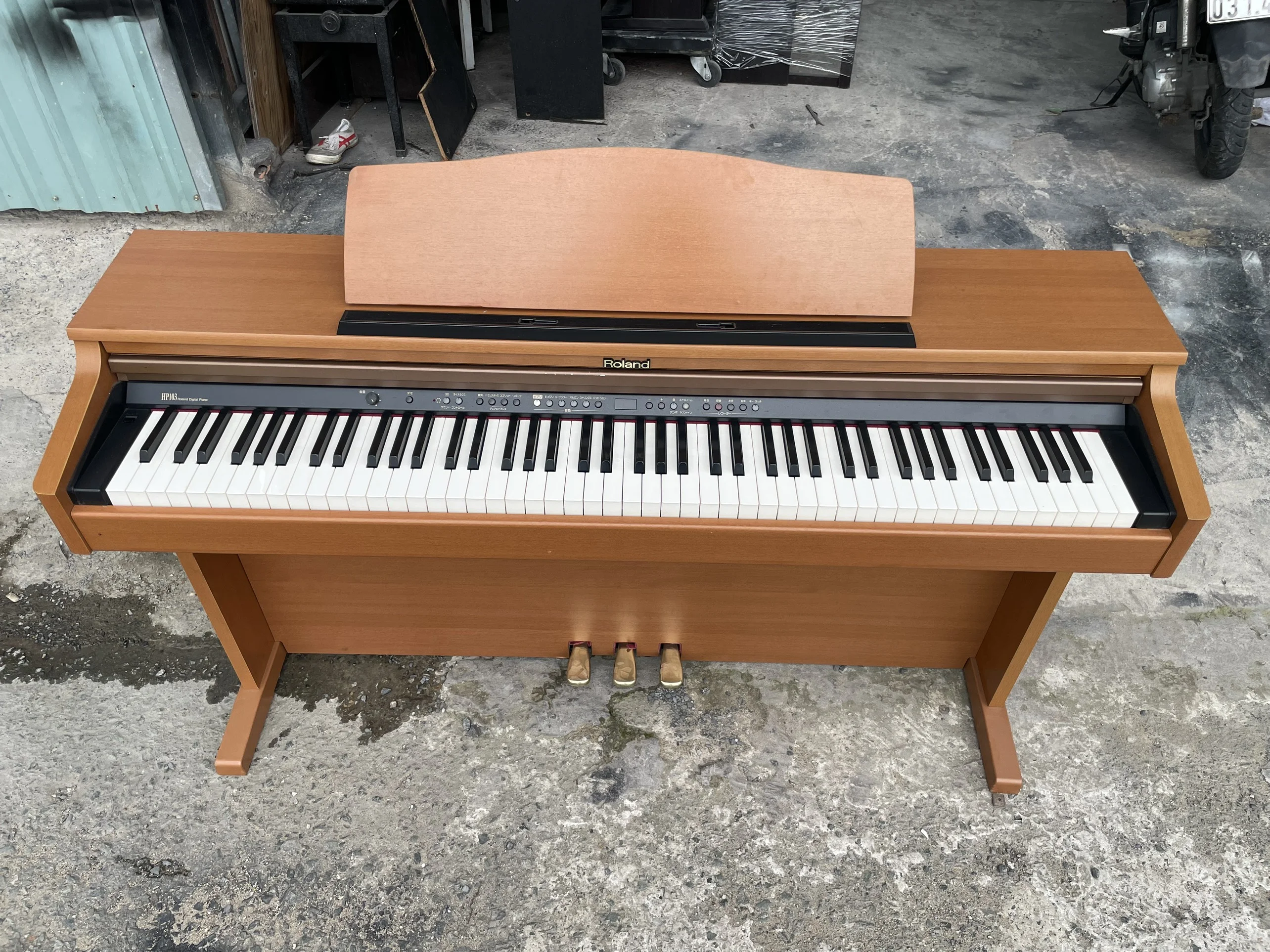 Đàn Piano Điện Roland HP103 10 dan-piano-dien-roland-hp103