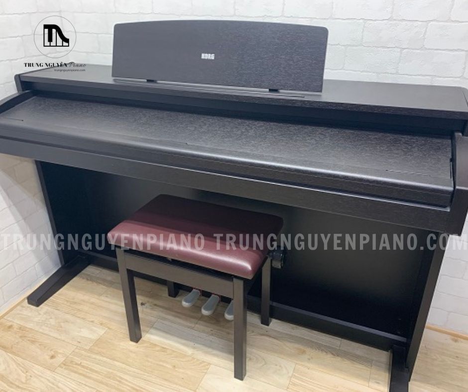 Piano điện Korg C340 3 Màu sắc của Korg C340 rất phong cách và sang trọng, phù hợp với nội thất gỗ trong nhà.