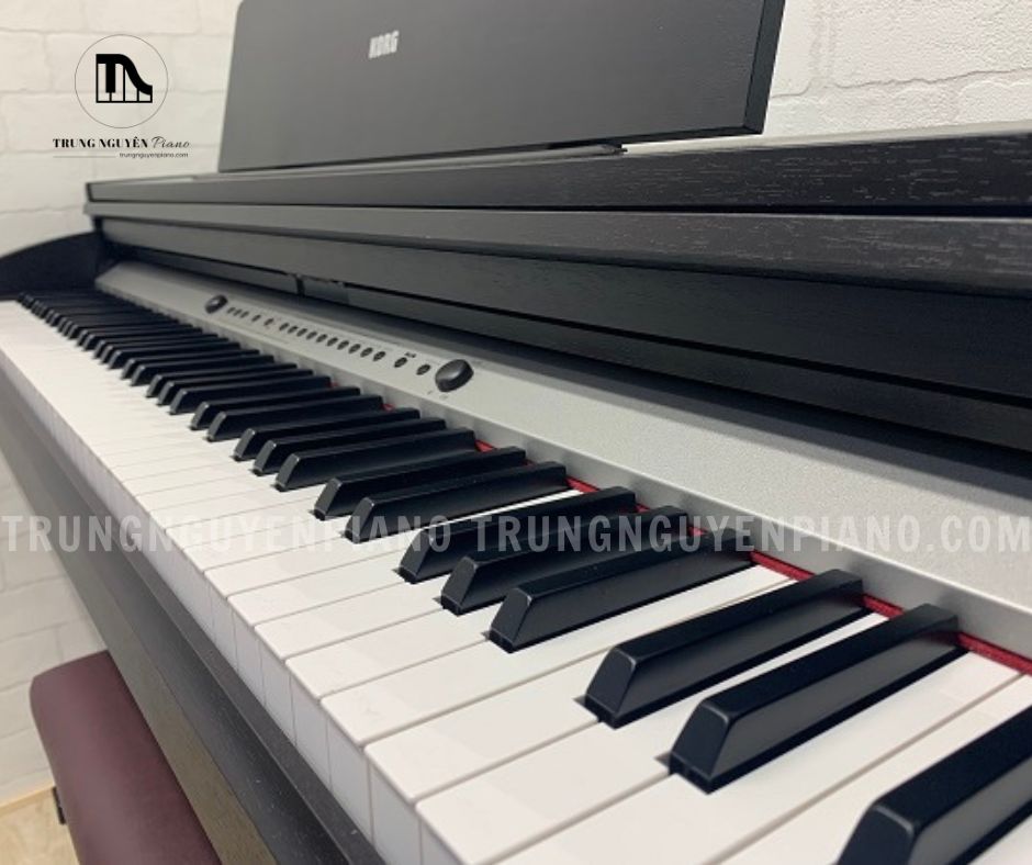 Piano điện Korg C340 4 Piano điện Korg C340 sở hữu 88 phím tiêu chuẩn
