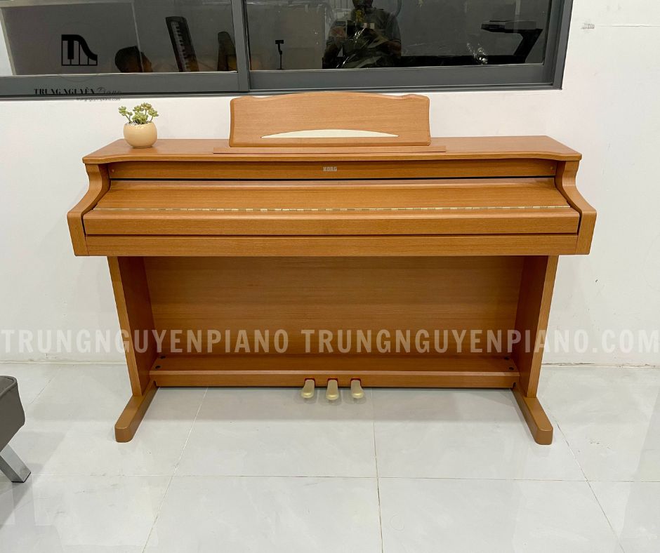Piano điện Korg C660 3 Piano điện Korg C660 nổi bật với màu nâu sáng