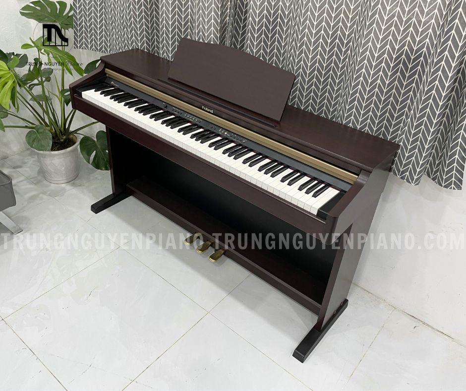 Piano điện Roland HP2 có độ thanh thoát của những âm cao