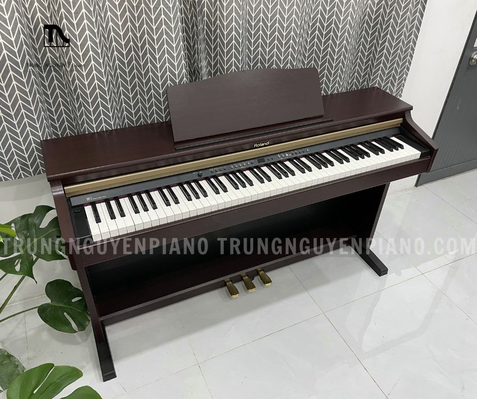 Piano điện Roland HP2 6 Piano điện Roland HP2 có màu sắc sang trọng