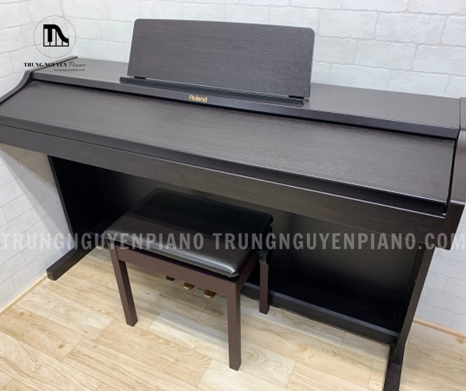 Piano điện Roland RP301 được thiết kế với tính năng phong phú và rất dễ sử dụng