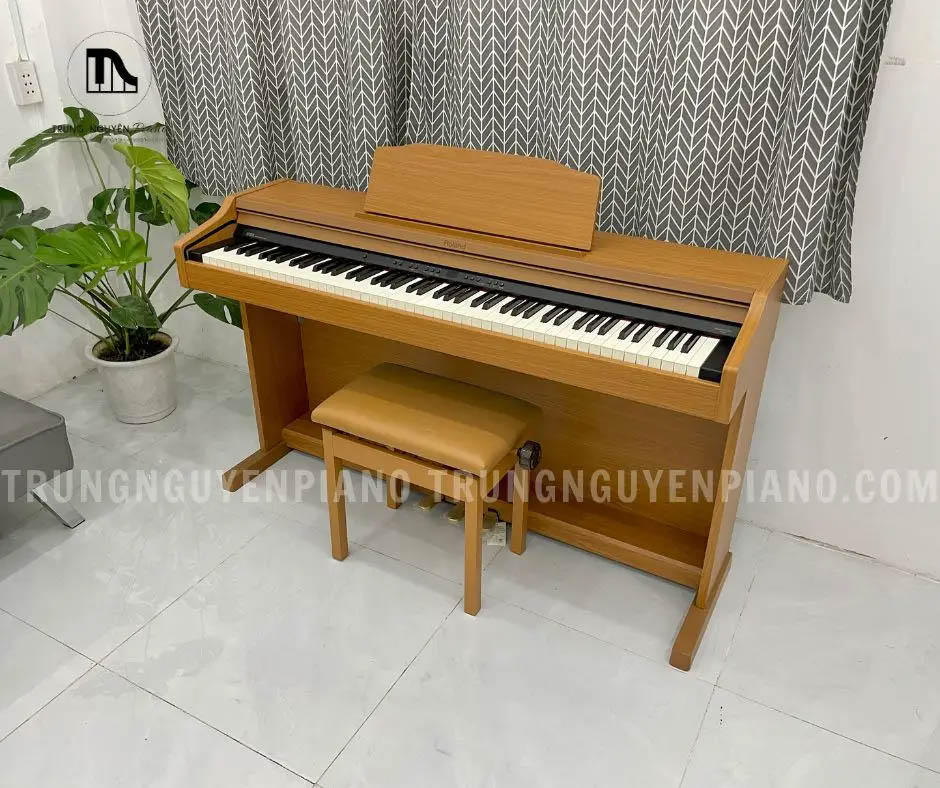 Piano điện Roland RP401R