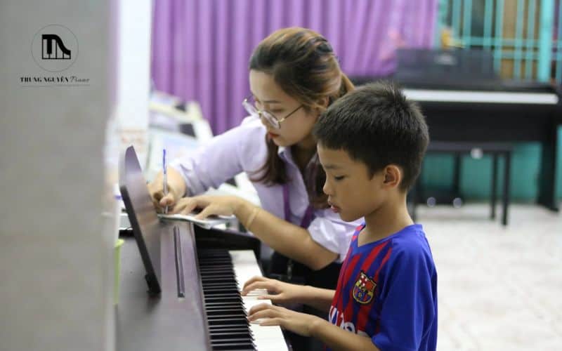 Phát triển kỹ năng xã hội cho trẻ khi học Piano