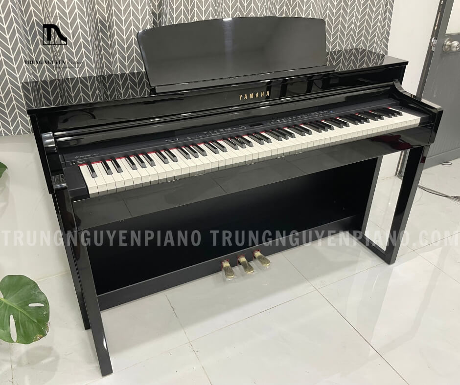 Đàn Piano Yamaha CLP470 PE là một mẫu đàn piano điện thuộc dòng Clavinova