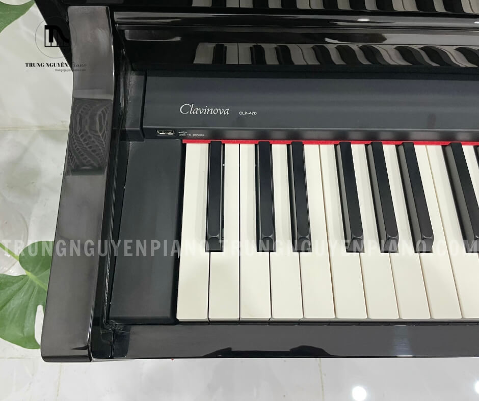 Đàn Piano Yamaha CLP470 PE 5 Bàn phím được phủ ngà tổng hợp có bề mặt mềm, hơi xốp