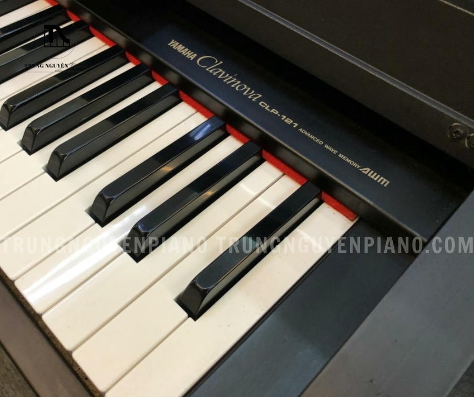 Piano điện Yamaha CLP121 sở hữu bàn phím có độ nhạy cao