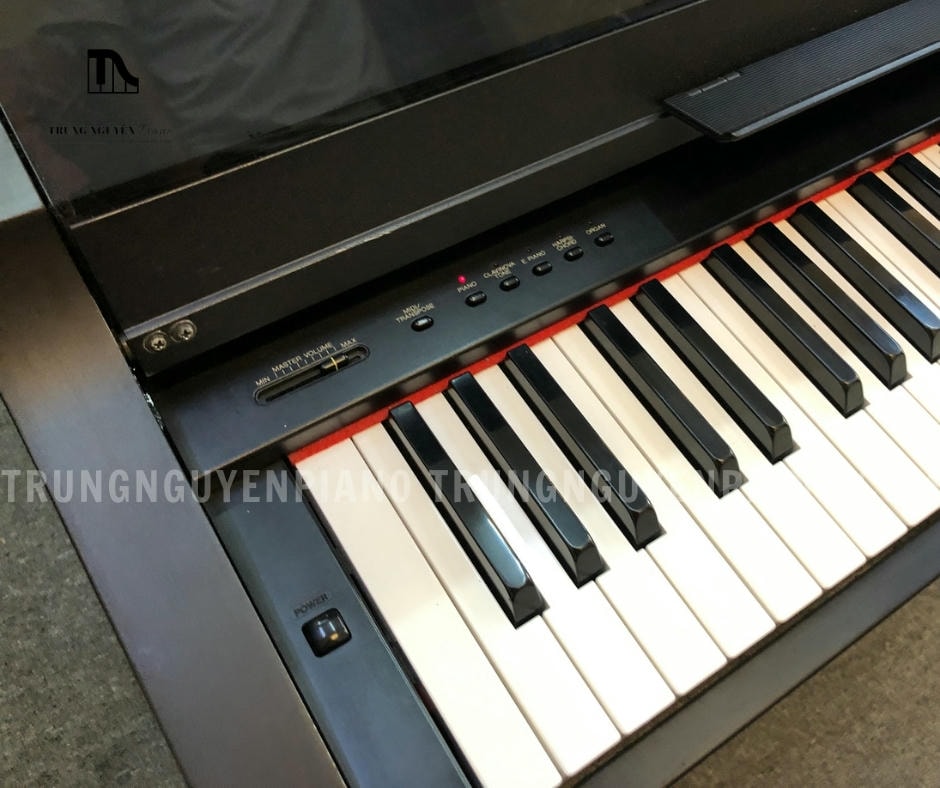 Piano điện Yamaha CLP121 3 Piano điện Yamaha CLP121 có bàn phím được làm từ chất liệu cao cấp