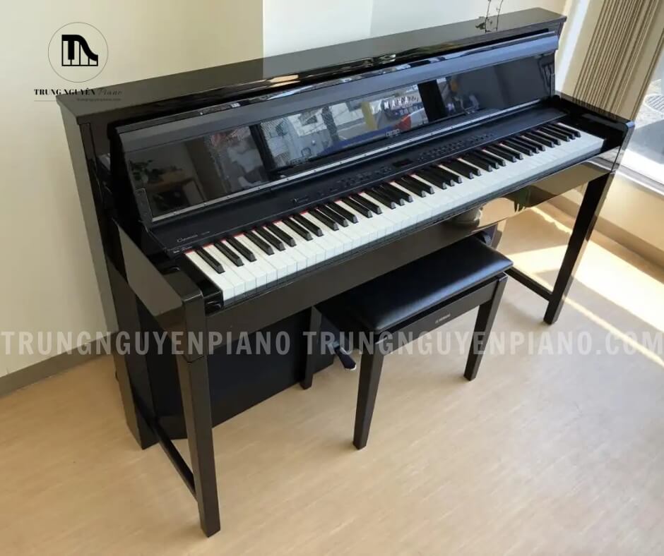 Piano điện Yamaha CLPS306 4 Piano điện Yamaha CLPS306 lấy mẫu âm thanh của mỗi phím với 10 mức độ nhấn phím trở lên