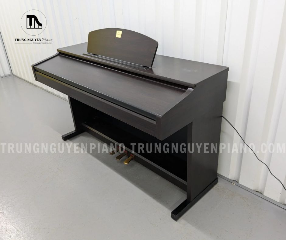 Piano điện Yamaha CVP201 có thiết kế sang trọng, đẹp mắt