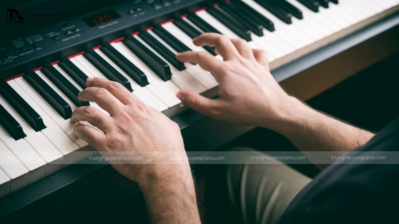 Kích thước đàn piano điện nhỏ hơn nhiều so với đàn piano cơ