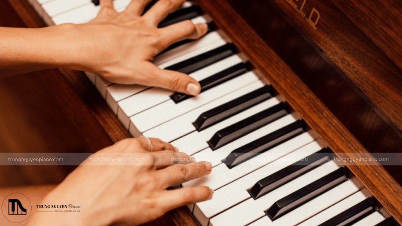 9 bài tập luyện ngón piano hiệu quả cho người mới bắt đầu 5 Điêu luyện hơn nhờ luyện nhấn 5 phím