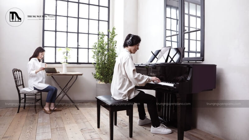 Piano Hybrid là gì? Tìm hiểu về loại piano lai giữa cơ và điện 6 Chơi piano hybrid cùng tai nghe