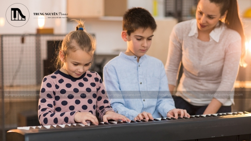 9 bài tập luyện ngón piano hiệu quả cho người mới bắt đầu 1 Lưu ý tư thế ngồi thi tập đàn Piano sao cho thật thoải mái