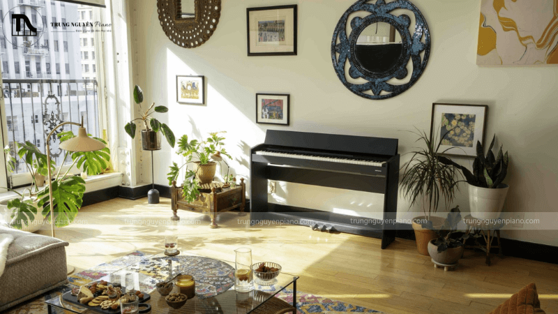 Dùng khung hình để trang trí góc đàn piano