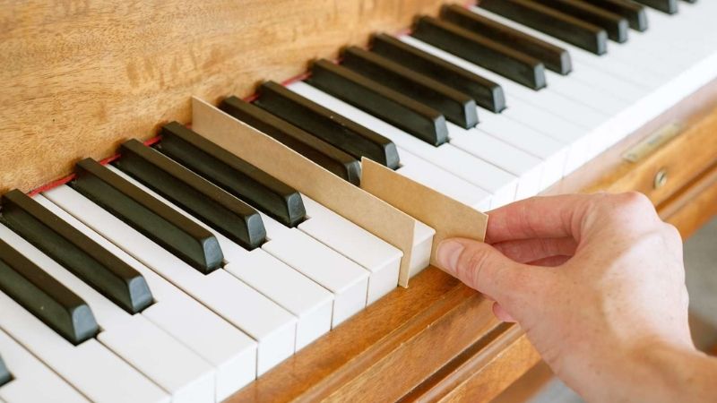 Cách vệ sinh đàn piano điện đúng cách sạch đẹp, âm thanh hay 9 Vệ sinh phím đàn piano điện