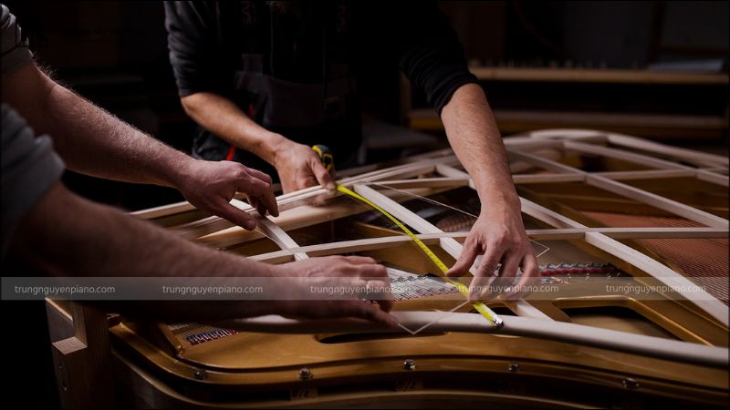 Mỗi cây đàn Piano Bespoke đều được chế tác thủ công 