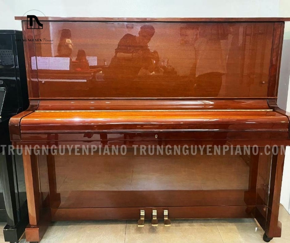 Đàn Piano Apollo A350 có lớp sơn phủ bên ngoài bóng bẩy, sang trọng