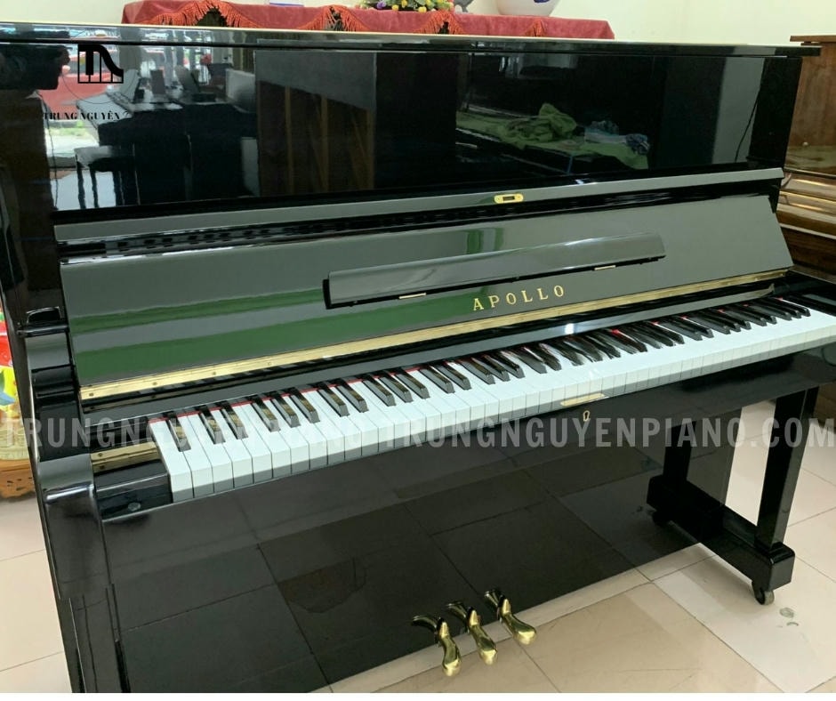 Đàn Piano Apollo SR8 sở hữu thiết kế upright piano cổ điển với thùng đàn được làm từ gỗ tự nhiên cao cấp