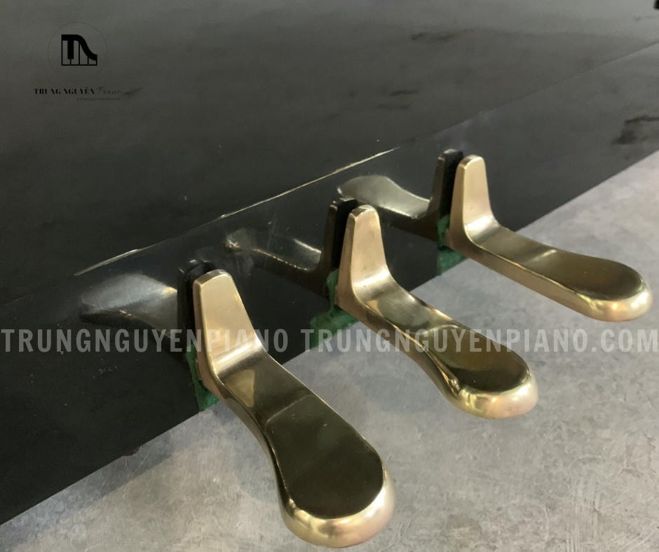Đàn Piano Atlas A3 5 Hệ thống 3 pedal của đàn Piano Atlas A3