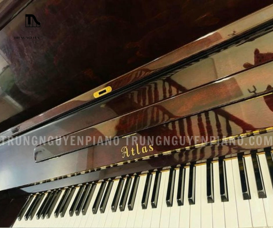 Bàn phím của đàn Piano Atlas A500 được chế tác từ gỗ vân sam