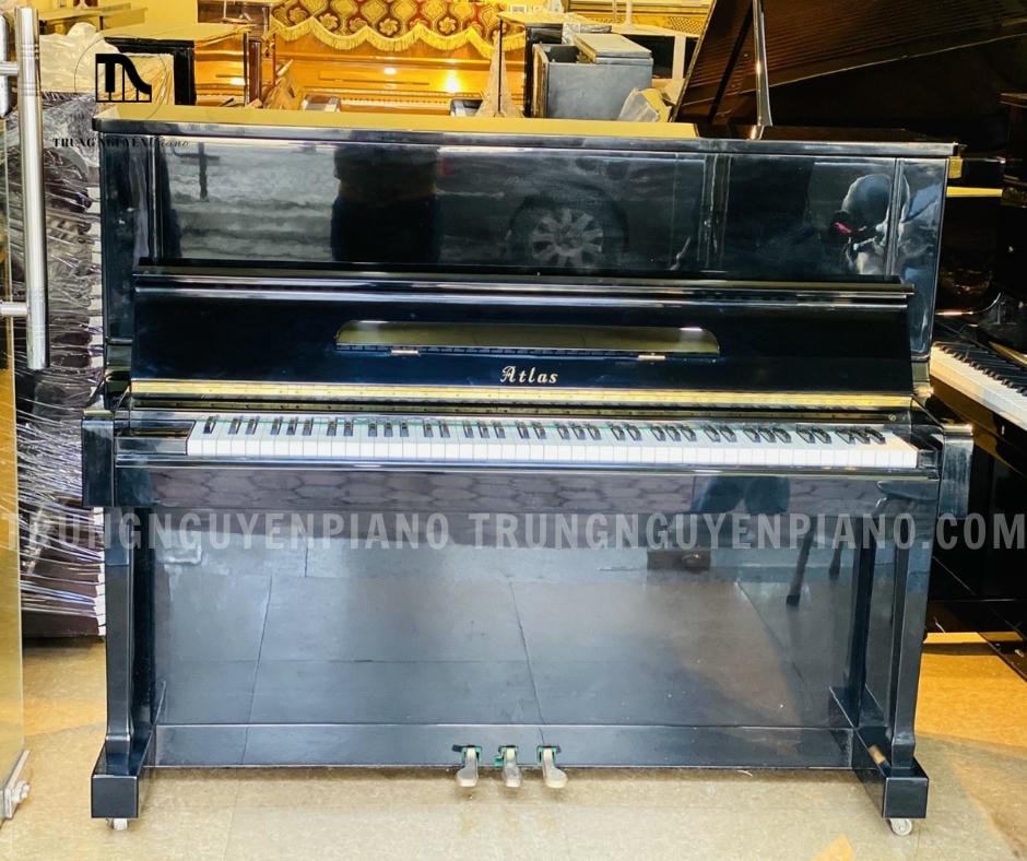 Đàn Piano Atlas NA100 sở hữu lớp sơn bóng bên ngoài tạo nên vẻ sang trọng và tinh tế