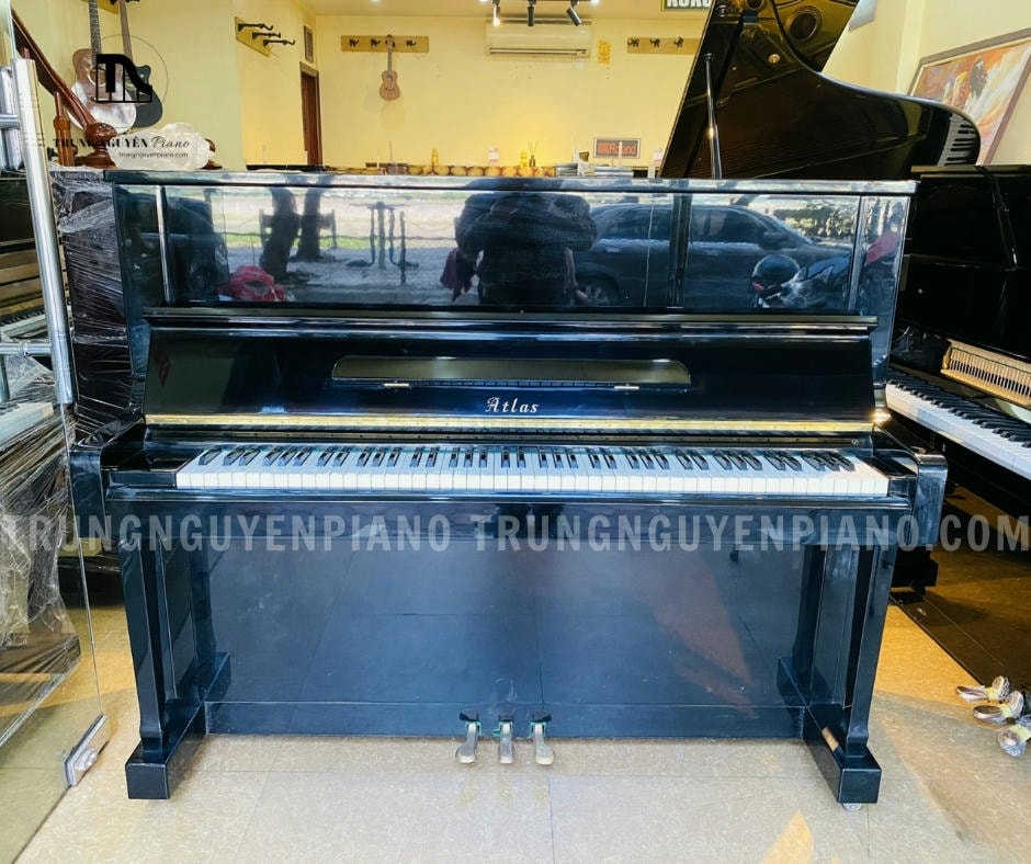 Đàn Piano Atlas NA100 có kích thước đàn tương đương với Yamaha U2