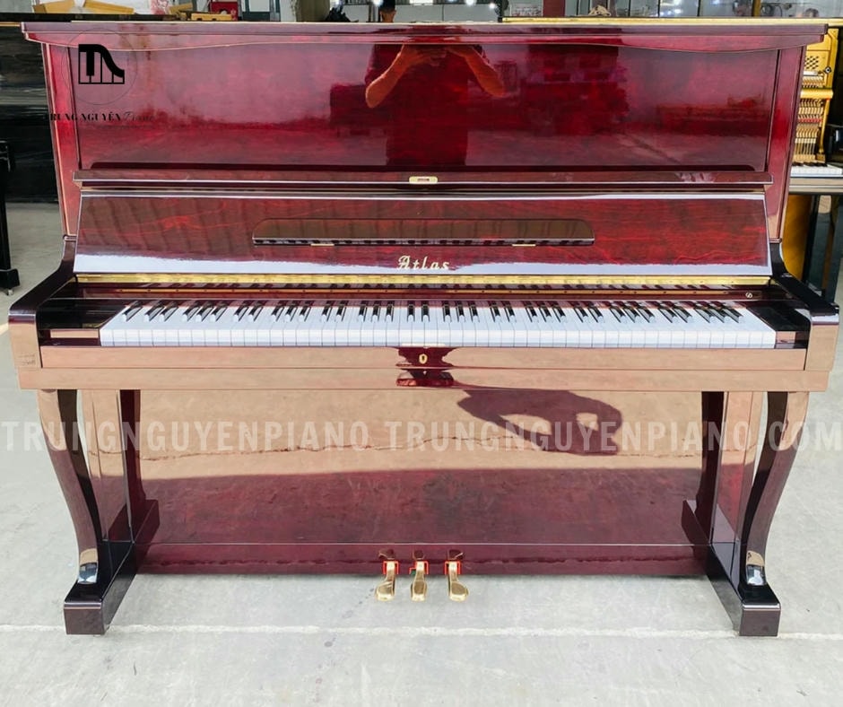 Đàn Piano Atlas NA202 có kích thước đàn nhỏ gọn.