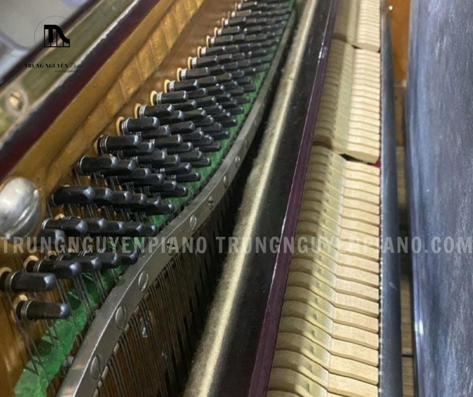 Đàn Piano Atlas NA300 9 Búa đàn Piano Atlas NA300 được làm từ lông cừu, cho âm sắc rõ ràng và đồng đều