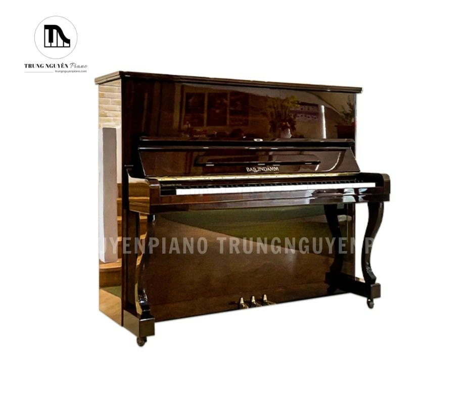 Đàn Piano Ballindamm B130 sở hữu thiết kế chân cong sang trọng